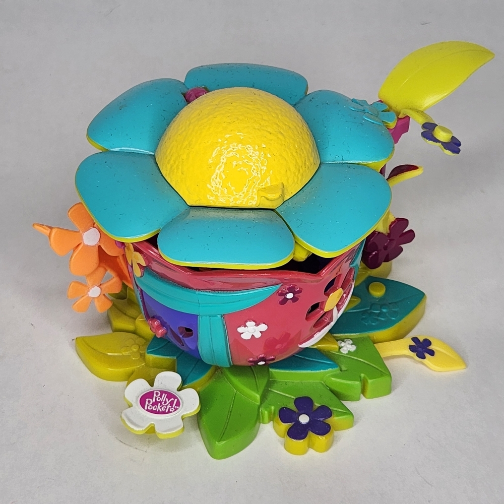 2001 Polly Pocket Petal Playhouse